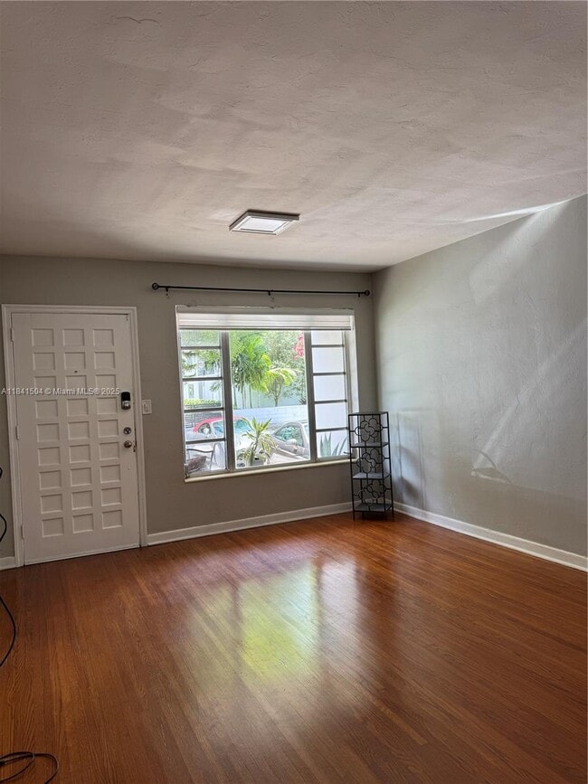2175 SW 26th St in Miami, FL - Building Photo - Building Photo