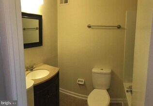 1998 Cambridge Dr in Crofton, MD - Building Photo - Building Photo