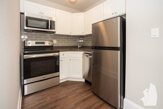 817 W Lakeside Pl in Chicago, IL - Building Photo - Building Photo