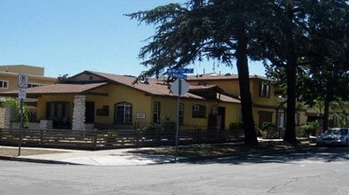 801 Myrtle Ave in Inglewood, CA - Foto de edificio - Building Photo