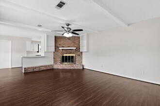 6031 Rutherglenn Dr in Houston, TX - Building Photo - Building Photo