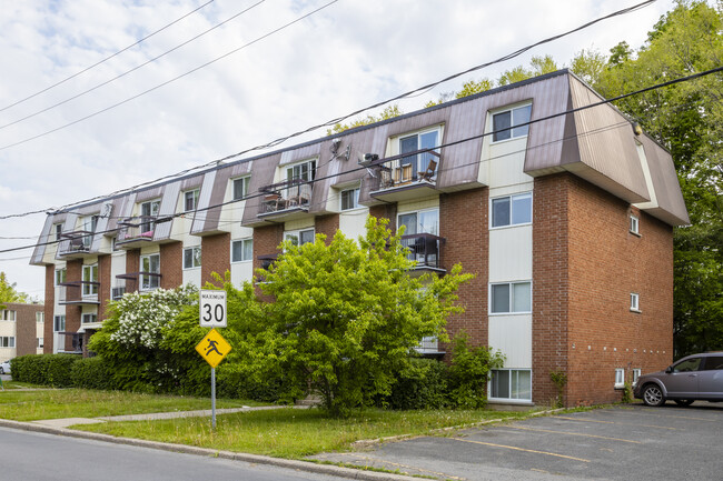 1470-1480 Goyer Rue in St-Bruno-de-Montarville, QC - Building Photo - Building Photo