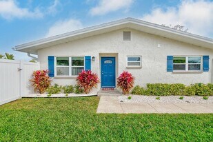 2589 Sunny Breeze Ave in Largo, FL - Building Photo