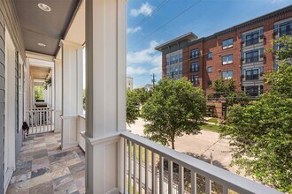 212 W 6th St in Houston, TX - Building Photo - Building Photo