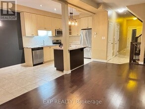 6 Chestnut Dr in Grimsby, ON - Building Photo - Building Photo