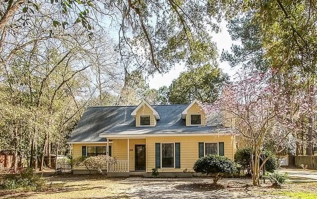 property at 130 Briarwood Ln
