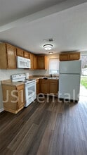 1516 E 9th St in Sedalia, MO - Building Photo - Building Photo
