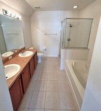 6401 Barksdale Way in Riverview, FL - Foto de edificio - Building Photo