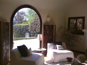 9135 Gibson St in Los Angeles, CA - Building Photo - Building Photo