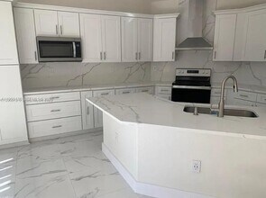 14920 SW 21st Terrace in Miami, FL - Building Photo - Building Photo