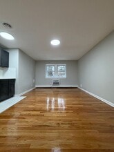 Oakwood Gardens bldg 1 in Plainfield, NJ - Building Photo - Interior Photo