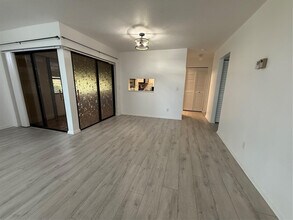 6101 Woodlake Blvd in Greenacres, FL - Building Photo - Building Photo