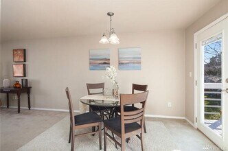 20426 14th Dr SE in Bothell, WA - Foto de edificio - Building Photo