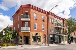 5253-5263 Saint-Laurent Boul in Montréal, QC - Building Photo