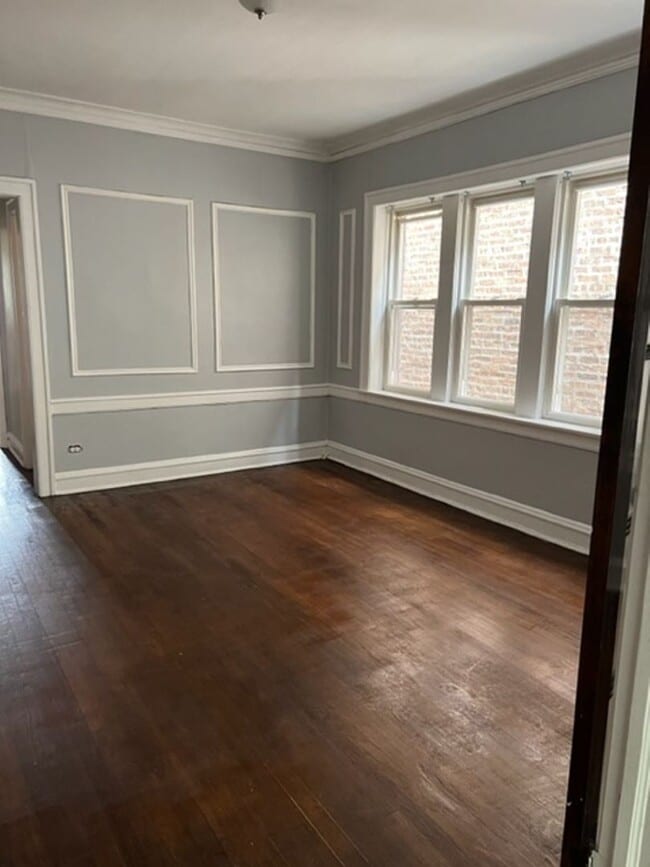 property at 8038 S Maryland Ave
