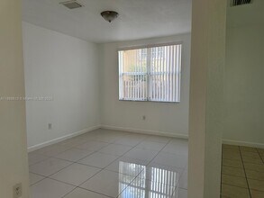 1490 NE 33rd Ave in Homestead, FL - Foto de edificio - Building Photo