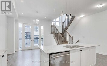 11 Howick Ln in Richmond Hill, ON - Building Photo - Building Photo