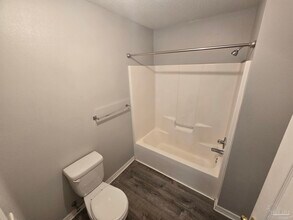 4873 La Casa Cir in Pace, FL - Foto de edificio - Building Photo