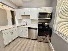 5733 S Calumet Ave in Chicago, IL - Building Photo - Building Photo