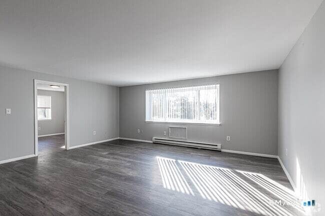 property at 923 W Main St