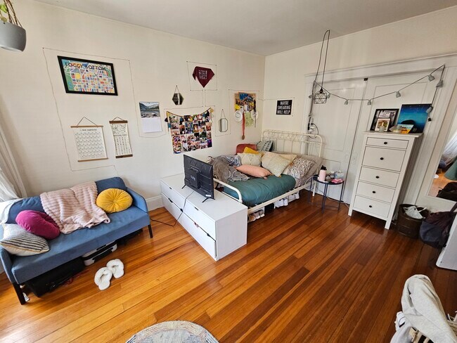 166 Kelton St, Unit 3 in Boston, MA - Building Photo - Building Photo