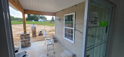 2975 E Valley Rd in Adrian, MI - Building Photo - Building Photo