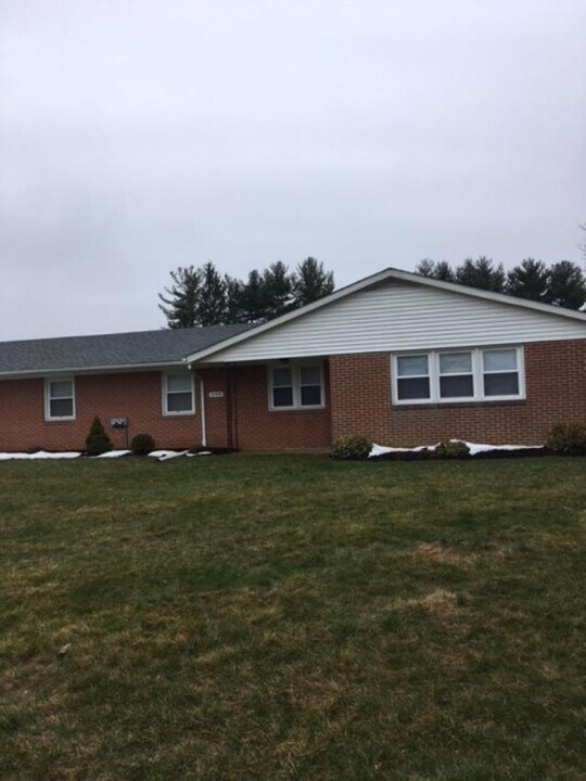 247 W Main St in Westminster, MD - Building Photo