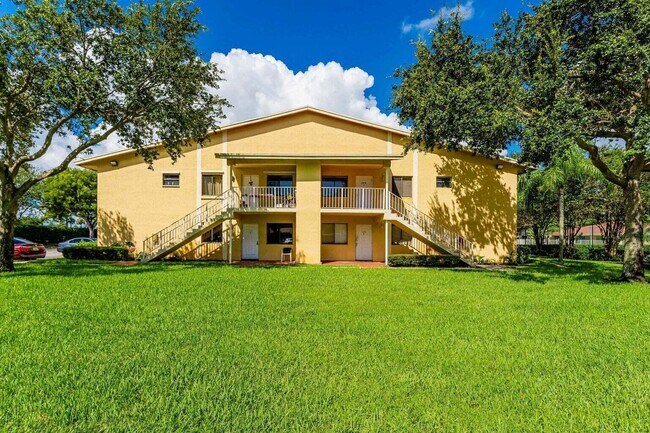 6063 10th Ave N, Unit 248 in Greenacres, FL - Building Photo - Building Photo