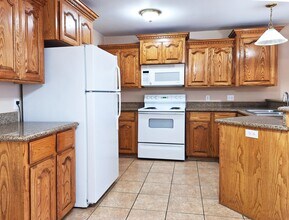 1402 W Kiwi Ave in Pharr, TX - Foto de edificio - Building Photo