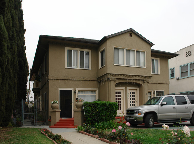 548 N Heliotrope Dr in Los Angeles, CA - Foto de edificio - Building Photo
