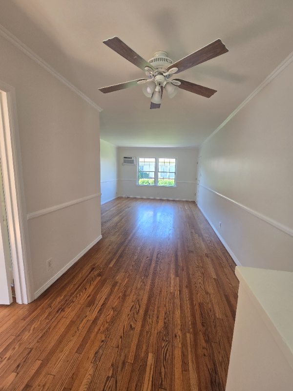 13644 Leadwell St in Los Angeles, CA - Building Photo - Building Photo