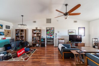 20848 Georgetown St in California City, CA - Foto de edificio - Building Photo