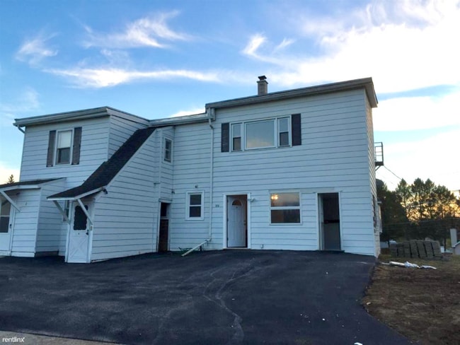 212 Schoolhouse Rd