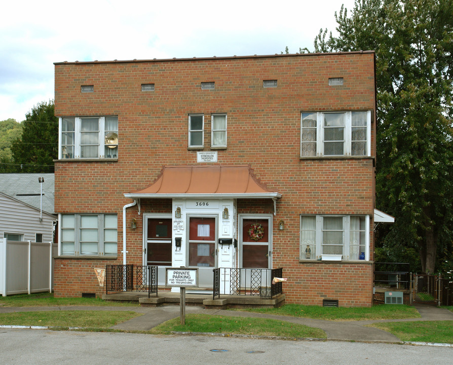 3606 Staunton Ave SE in Charleston, WV - Building Photo