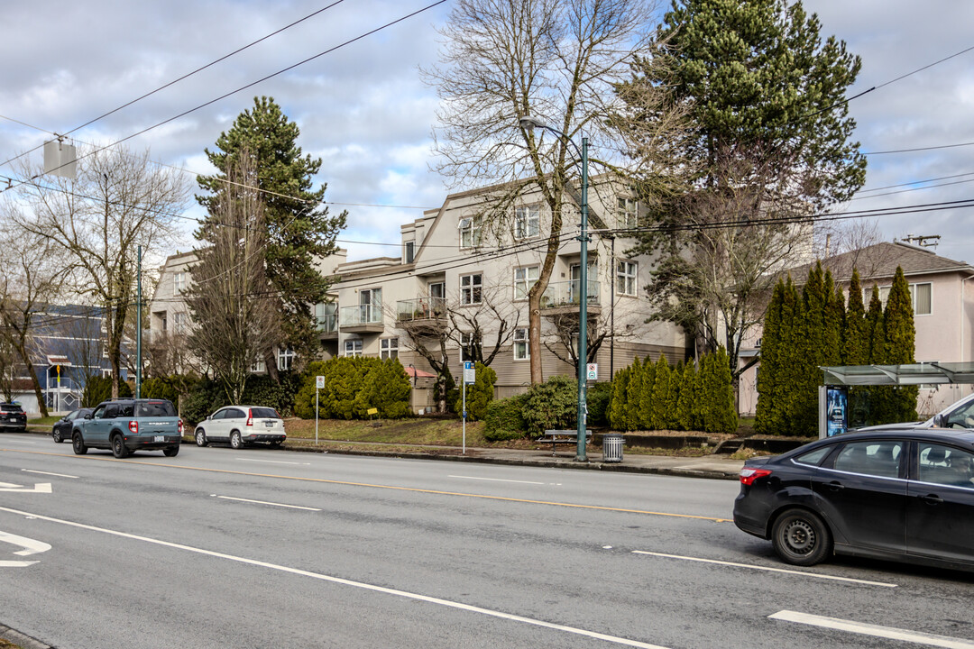 Nanaimo Place in Vancouver, BC - Building Photo