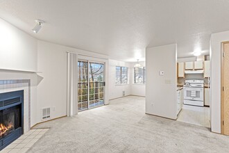 Heron View Apartment Homes in Kenmore, WA - Building Photo - Interior Photo