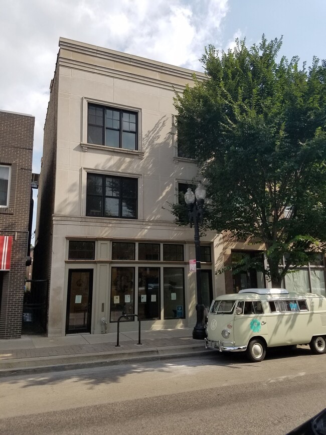 1922 W Irving Park Rd, Unit 3