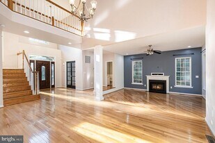 9212 Isle of Laurels in Spotsylvania, VA - Building Photo