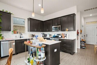 918 Pittsburgh Dr in Austin, TX - Building Photo - Building Photo
