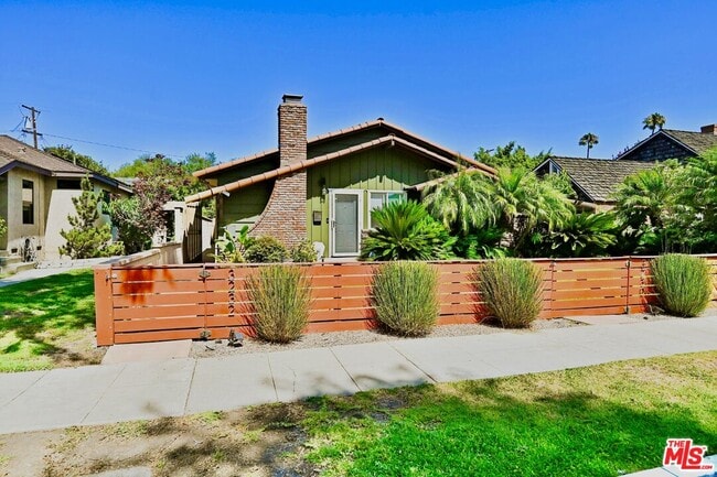 property at 3232 Lewis Ave