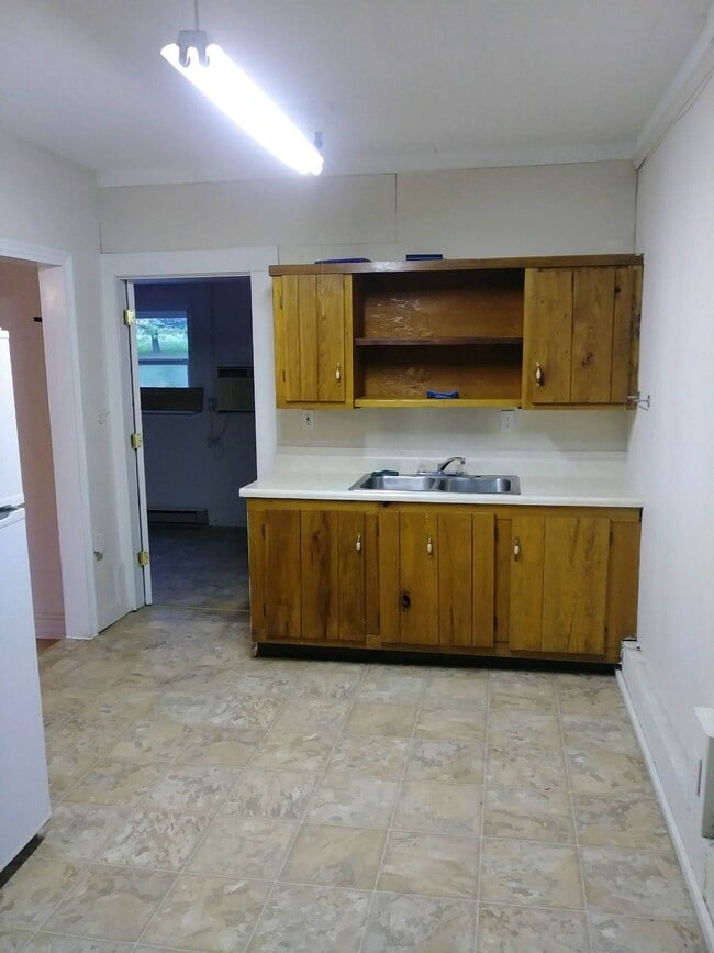 2054 Sunset Cir in Hermann, MO - Building Photo - Building Photo