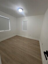 1821 NW 74th Ter in Miami, FL - Building Photo - Building Photo