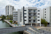 Arcadia Condominiums in Miami Beach, FL - Building Photo - Building Photo