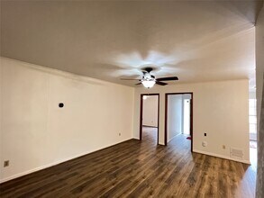 2232 Ripple Creek Dr in Rosenberg, TX - Foto de edificio - Building Photo