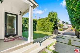 11642 Acama St in Los Angeles, CA - Building Photo - Building Photo