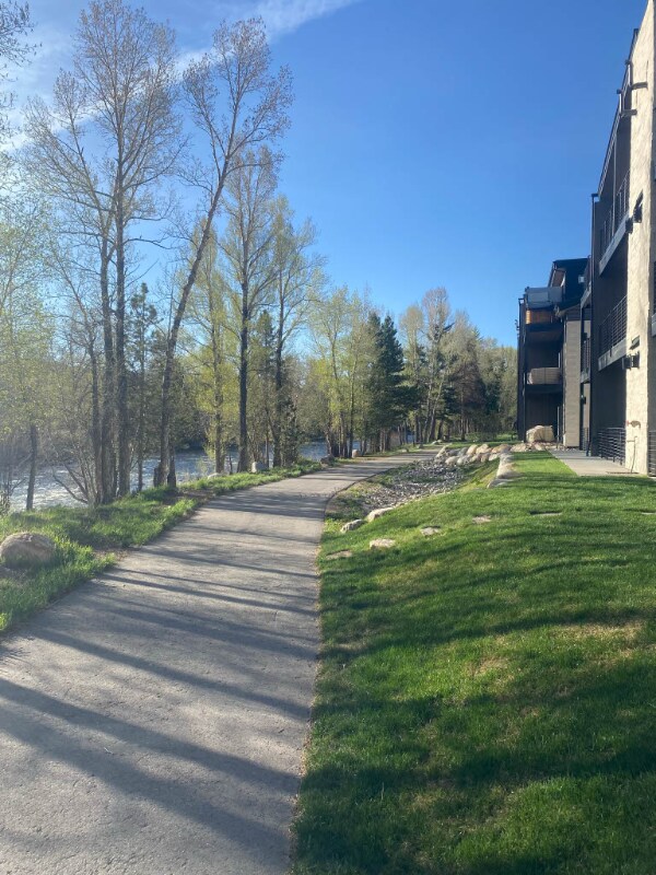 930 Blue River Pkwy-Unit -2D in Silverthorne, CO - Building Photo - Building Photo