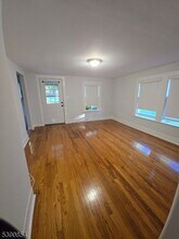 96 Grandview Ave in Caldwell, NJ - Building Photo - Building Photo