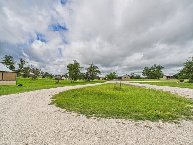 141 Hill Country Cabin Ln in Harper, TX - Building Photo - Building Photo