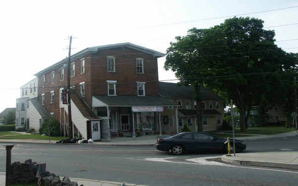 2 E Broad St in Trumbauersville, PA - Building Photo