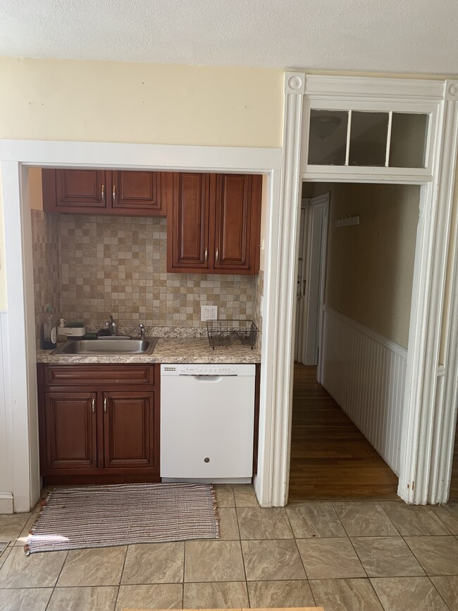 234 Cypress St, Unit 2 in Brookline, MA - Foto de edificio - Building Photo